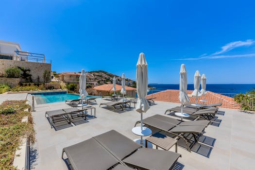Hotels with Rooftop Bars Offering Panoramic Views